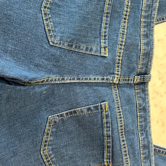 Cat and Jack straight leg 14 foot plus jeans NWT - Picture 3 of 3